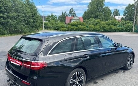 Mercedes-Benz E-Класс, 2022 год, 4 300 000 рублей, 4 фотография