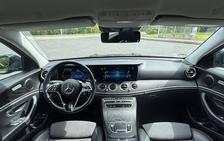 Mercedes-Benz E-Класс, 2022 год, 4 300 000 рублей, 15 фотография