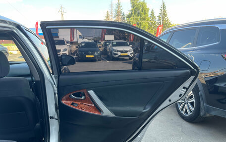 Toyota Camry, 2011 год, 1 200 000 рублей, 22 фотография