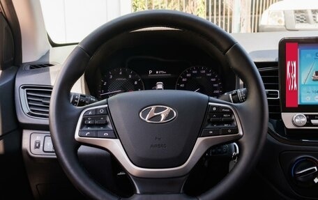Hyundai Solaris II рестайлинг, 2021 год, 1 570 000 рублей, 10 фотография