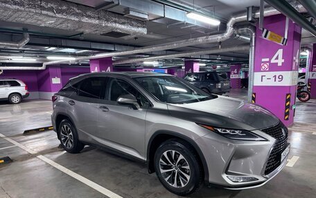 Lexus RX IV рестайлинг, 2020 год, 4 890 000 рублей, 3 фотография