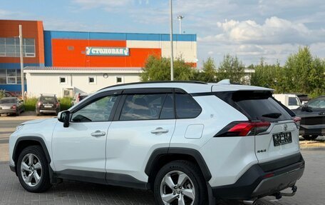 Toyota RAV4, 2020 год, 3 350 000 рублей, 5 фотография