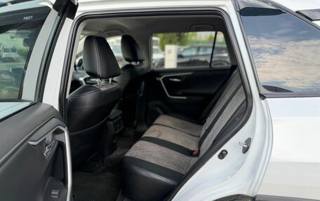Toyota RAV4, 2020 год, 3 350 000 рублей, 11 фотография