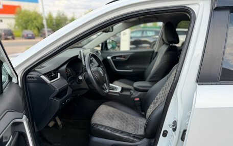 Toyota RAV4, 2020 год, 3 350 000 рублей, 13 фотография