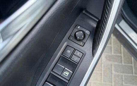 Toyota RAV4, 2020 год, 3 350 000 рублей, 14 фотография