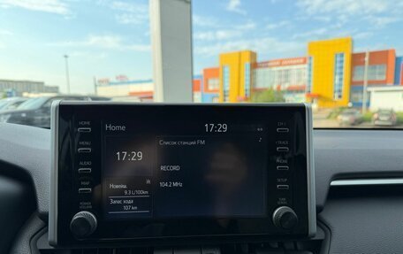 Toyota RAV4, 2020 год, 3 350 000 рублей, 21 фотография