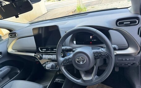 Toyota Aqua, 2023 год, 1 400 000 рублей, 8 фотография