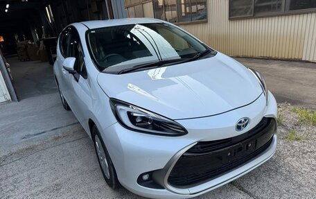 Toyota Aqua, 2023 год, 1 400 000 рублей, 2 фотография