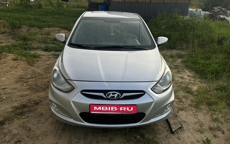 Hyundai Solaris II рестайлинг, 2011 год, 650 000 рублей, 1 фотография