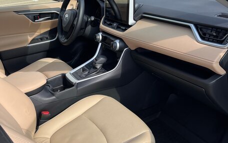 Toyota RAV4, 2022 год, 4 150 000 рублей, 10 фотография