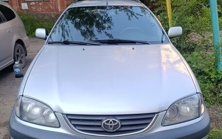 Toyota Avensis III рестайлинг, 2002 год, 600 000 рублей, 4 фотография