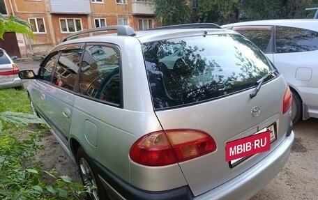 Toyota Avensis III рестайлинг, 2002 год, 600 000 рублей, 6 фотография