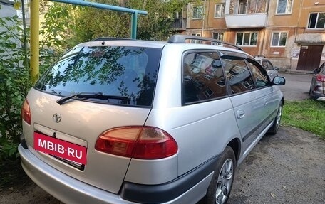 Toyota Avensis III рестайлинг, 2002 год, 600 000 рублей, 7 фотография