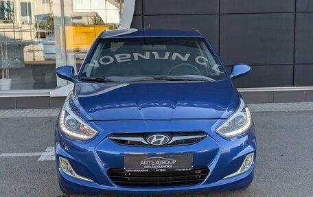 Hyundai Solaris II рестайлинг, 2013 год, 820 000 рублей, 2 фотография