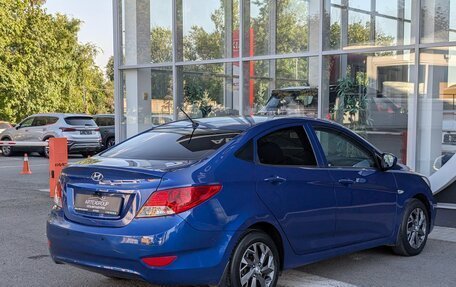 Hyundai Solaris II рестайлинг, 2013 год, 820 000 рублей, 4 фотография