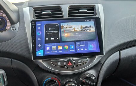 Hyundai Solaris II рестайлинг, 2013 год, 820 000 рублей, 11 фотография