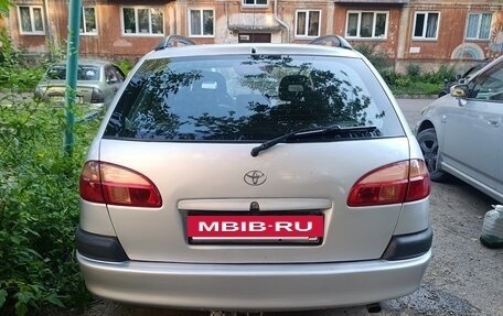 Toyota Avensis III рестайлинг, 2002 год, 600 000 рублей, 5 фотография