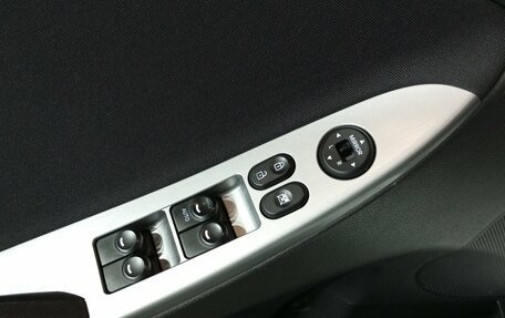 Hyundai Solaris II рестайлинг, 2015 год, 869 000 рублей, 14 фотография