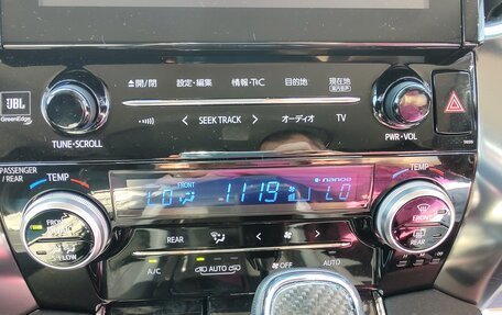 Toyota Vellfire II, 2019 год, 5 200 000 рублей, 11 фотография