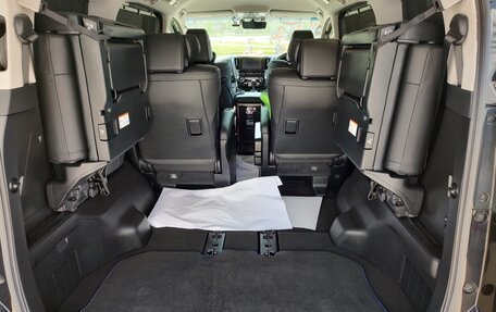 Toyota Vellfire II, 2019 год, 5 200 000 рублей, 28 фотография