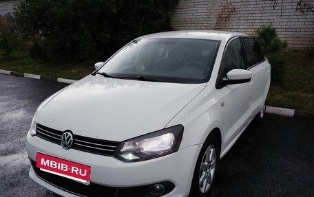 Volkswagen Polo VI (EU Market), 2013 год, 660 000 рублей, 2 фотография
