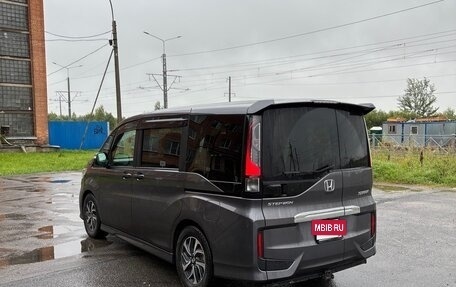 Honda Stepwgn IV, 2018 год, 2 050 000 рублей, 5 фотография