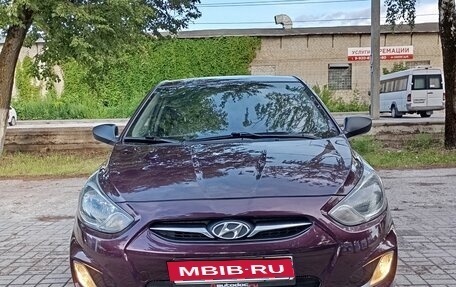 Hyundai Solaris II рестайлинг, 2013 год, 670 000 рублей, 1 фотография