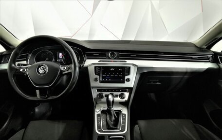 Volkswagen Passat B8 рестайлинг, 2016 год, 1 495 000 рублей, 13 фотография