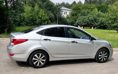 Hyundai Solaris II рестайлинг, 2013 год, 700 000 рублей, 1 фотография