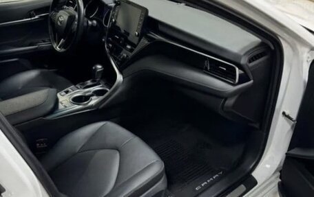 Toyota Camry, 2021 год, 3 350 000 рублей, 1 фотография
