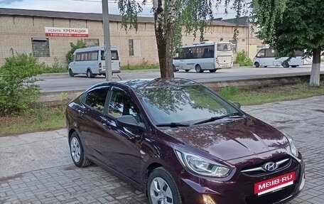 Hyundai Solaris II рестайлинг, 2013 год, 670 000 рублей, 11 фотография