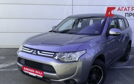 Mitsubishi Outlander III рестайлинг 3, 2013 год, 1 350 000 рублей, 1 фотография