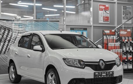 Renault Logan II, 2017 год, 795 000 рублей, 3 фотография