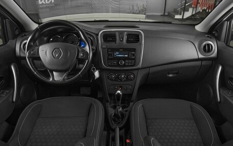 Renault Logan II, 2017 год, 795 000 рублей, 8 фотография