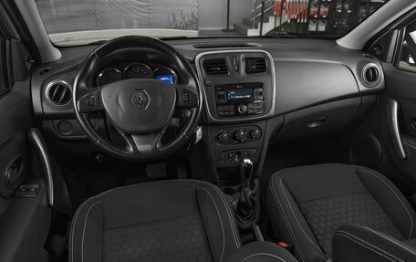 Renault Logan II, 2017 год, 795 000 рублей, 7 фотография
