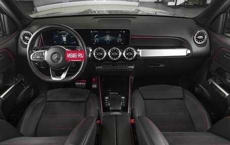 Mercedes-Benz GLB, 2020 год, 2 900 000 рублей, 10 фотография