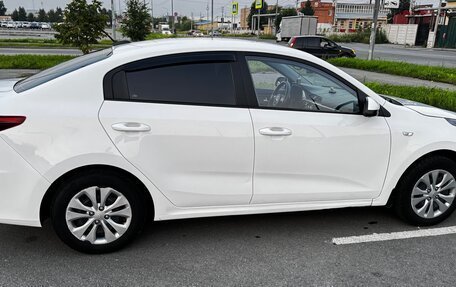KIA Rio IV, 2021 год, 1 050 000 рублей, 2 фотография