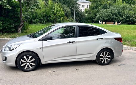 Hyundai Solaris II рестайлинг, 2013 год, 700 000 рублей, 4 фотография