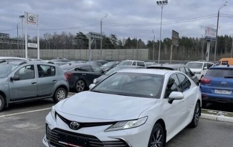 Toyota Camry, 2021 год, 3 350 000 рублей, 5 фотография