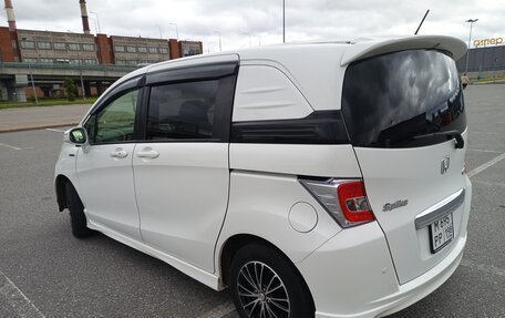 Honda Freed I, 2015 год, 1 300 000 рублей, 5 фотография