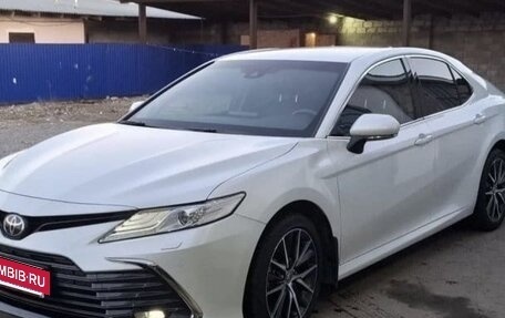 Toyota Camry, 2021 год, 3 350 000 рублей, 3 фотография