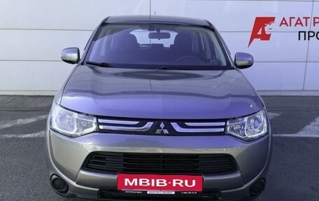 Mitsubishi Outlander III рестайлинг 3, 2013 год, 1 350 000 рублей, 2 фотография