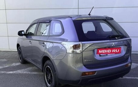 Mitsubishi Outlander III рестайлинг 3, 2013 год, 1 350 000 рублей, 7 фотография
