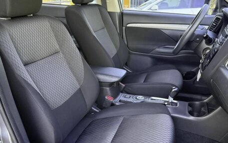 Mitsubishi Outlander III рестайлинг 3, 2013 год, 1 350 000 рублей, 15 фотография