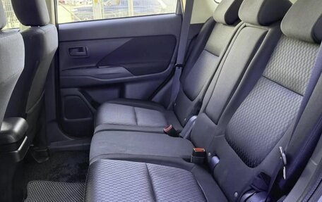 Mitsubishi Outlander III рестайлинг 3, 2013 год, 1 350 000 рублей, 16 фотография