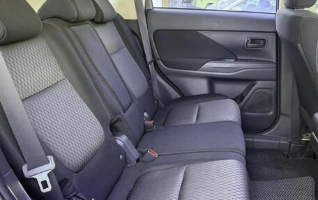 Mitsubishi Outlander III рестайлинг 3, 2013 год, 1 350 000 рублей, 17 фотография