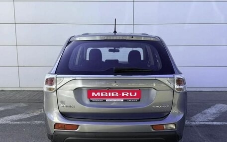 Mitsubishi Outlander III рестайлинг 3, 2013 год, 1 350 000 рублей, 6 фотография
