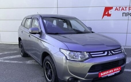 Mitsubishi Outlander III рестайлинг 3, 2013 год, 1 350 000 рублей, 3 фотография