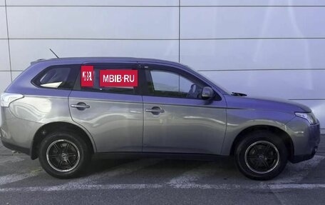 Mitsubishi Outlander III рестайлинг 3, 2013 год, 1 350 000 рублей, 4 фотография