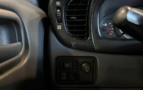 Nissan Almera, 2005 год, 227 000 рублей, 32 фотография